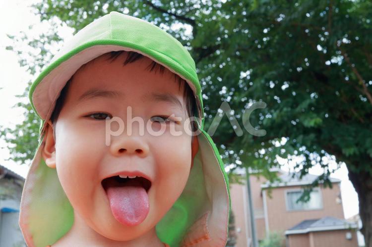 赤ちゃんが舌を出すのはなぜ？その理由や対処法・自閉症やダウン症との関係も解説0歳からの幼児教室 ベビーパーク