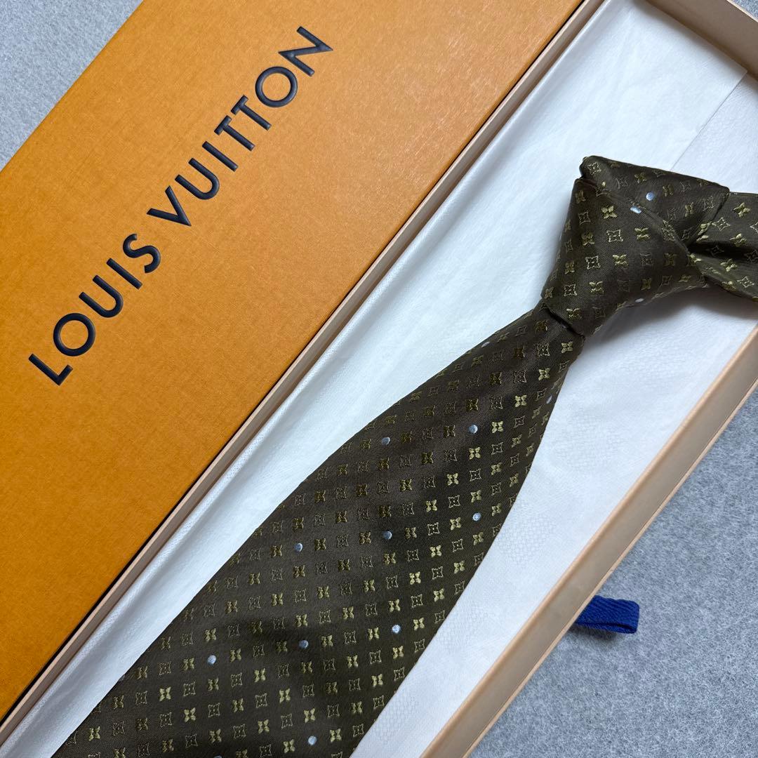 5点セット スーツセットアップネクタイシャツカジュアルセレモニーカーキ