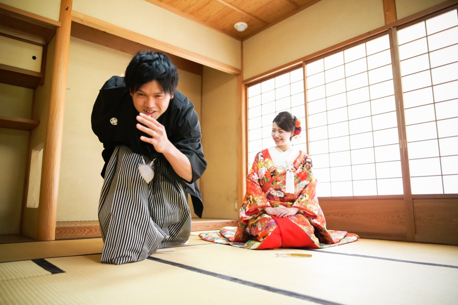 ウェディングフォトの面白いポーズ13選！希望の写真を撮るコツも紹介！COLUMNENISHI_PHOTO WEDDING