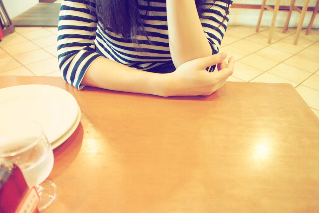 惚気話をする人の心理は？不快に感じる理由と上手な聞き流し方を紹介当たる占いならmarouge マルージュ 占い 無料お試し占いも