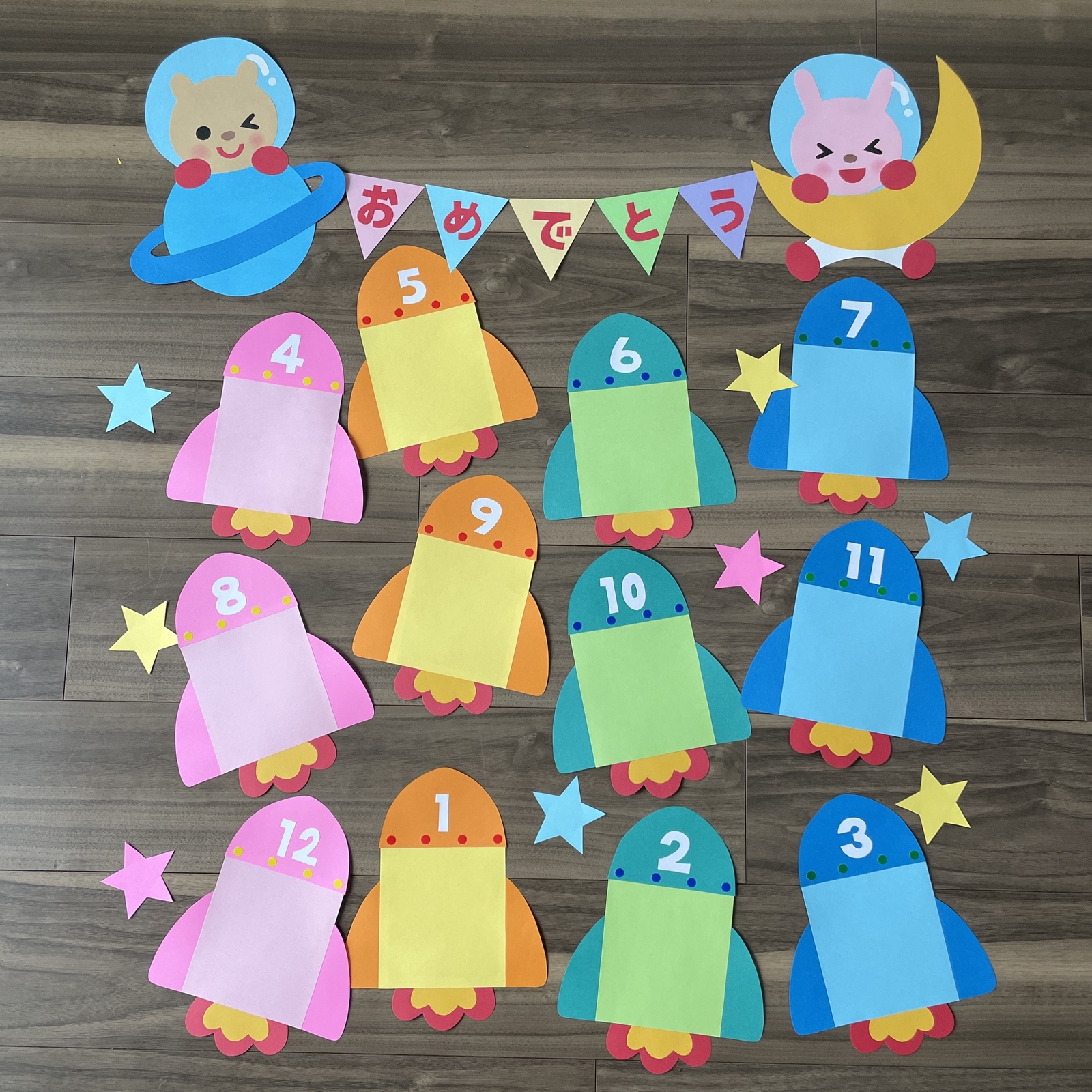 3・4歳児向け製作『ロケット』🚀🌏 株式会社ワークプロジェクトが運営している保育園 こぐまの森保育園 箕面園の3歳児さん、4歳児さんの 製作の様子をお届けします💁‍♀️🚀ロケット 3歳児 🚀用意するもの・画用紙 ・絵の具 ・クレパス事前準備画用紙を