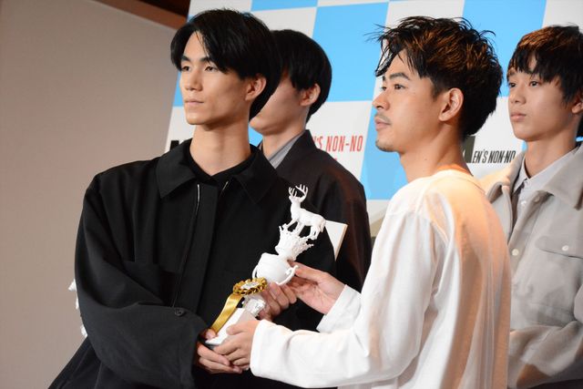 今年はパパ越えだ～！」父はイケメン俳優 21歳俳優〝実家感〟オフショットに反響続々「ニット帽、可愛すぎ」「年始早々ビジュ爆発」：「おっ！」でつながる地元密着のスポーツ応援メディア西スポWEB OTTO