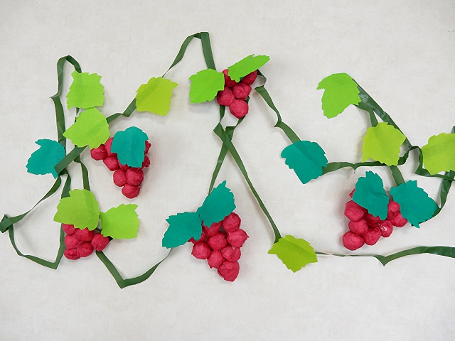 ぶどうの壁面製作のアイデア7選 １歳児、２歳児、３歳児、４歳児男性保育士あつみ先生の保育日誌 おすすめ絵本と制作アイデア