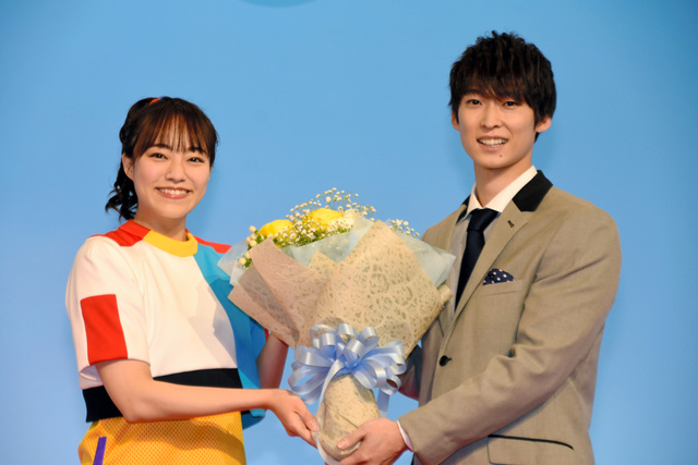 妻と“ドライブ蟹デート”NHK「おかあさんといっしょ」体操のまことお兄さんは2児のお父さんだった！「恋愛・結婚は禁止ですか？」と直撃してみたら文春オンライン