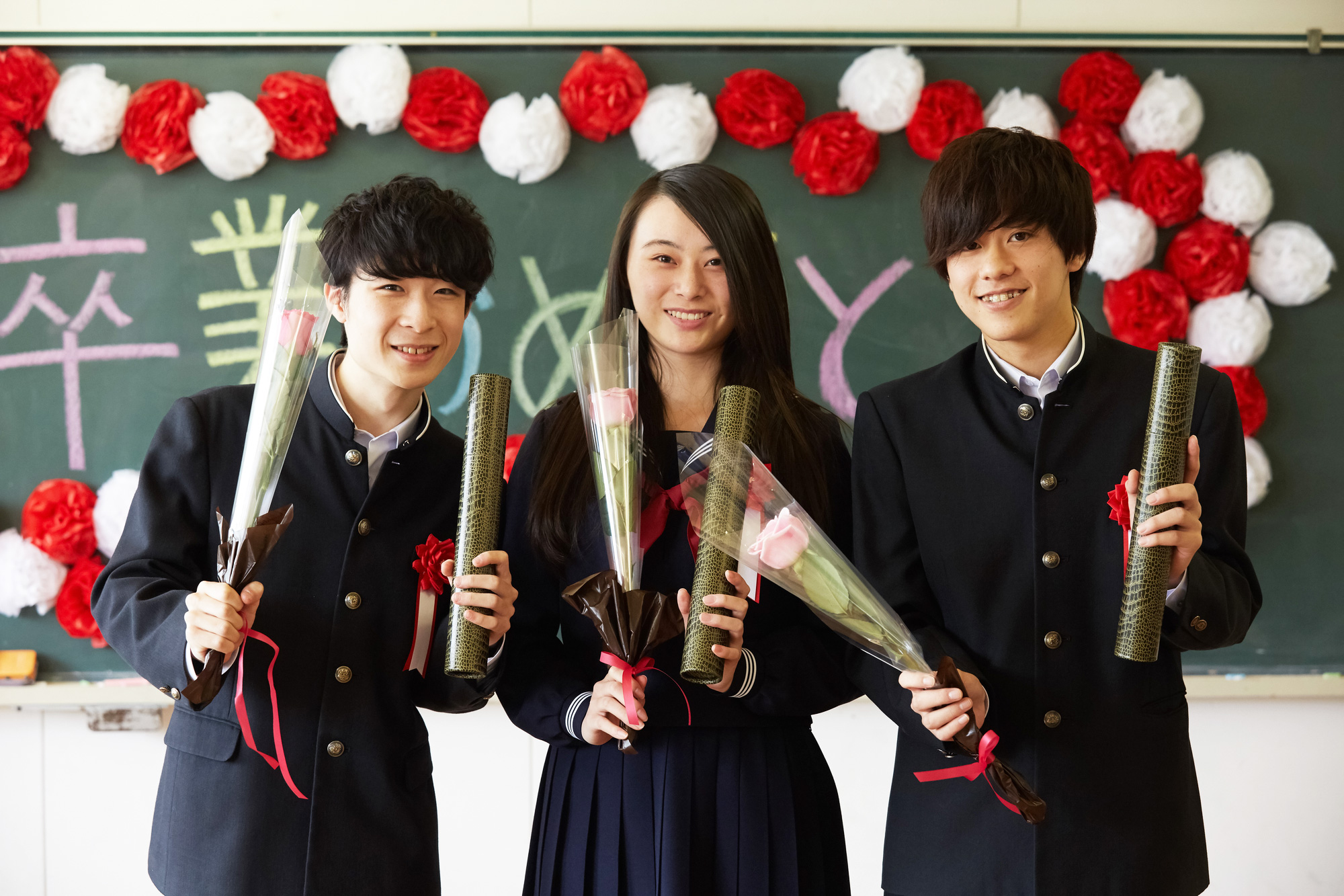 小学生「卒業袴」の写真をフォトスタジオでおしゃれに残そう！！ - ライフスタジオ所沢店埼玉県 所沢市 写真スタジオ