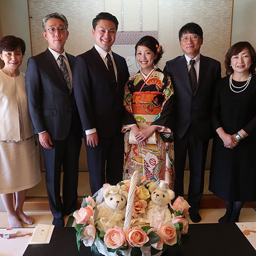 両家顔合わせに適した服装とは？新郎新婦、両親、兄弟姉妹の服装ポイントをご紹介Ringraph リングラフ