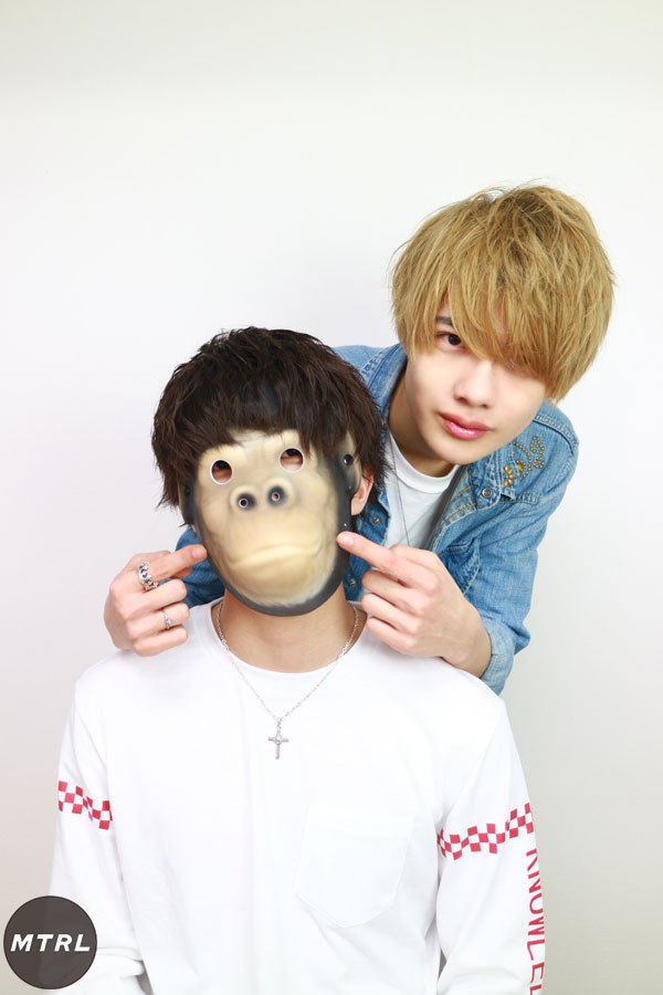 オタクとその推しに届け 困ったときのチェキ会でのポーズ42選MTRL マテリアル