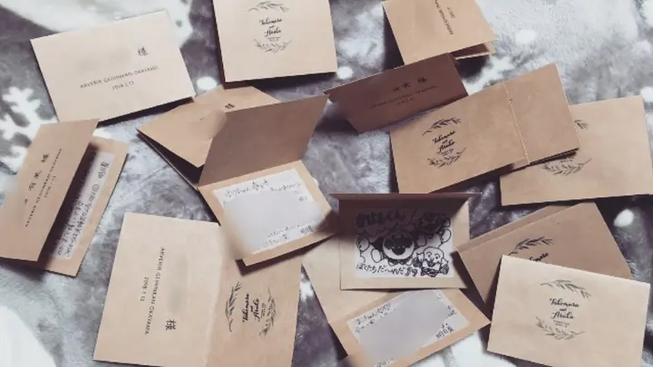 席札メッセージカードの書き方ガイド！相手別にそのまま使える文例やお悩みQ＆Aも紹介みんなのウェディングニュース