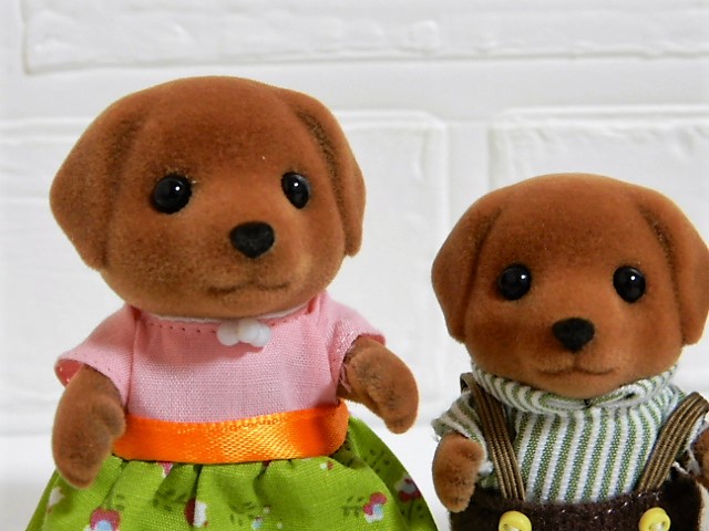 シルバニア チョコレートラブラドールファミリーセット チョコレートラブラドールファミリーがもらえる♪嬉しいスペシャルプレゼントキャンペーン開催！シルバニアファミリー森のお家 公式ホームページ