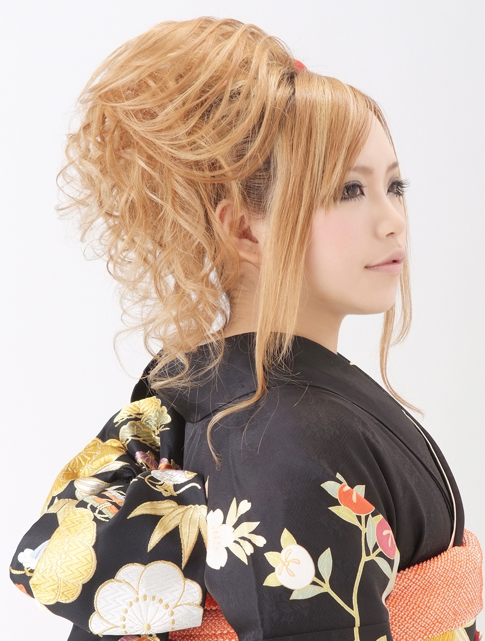 2025年版 結婚式のお呼ばれヘアセット25選 3つの髪型マナーも解説