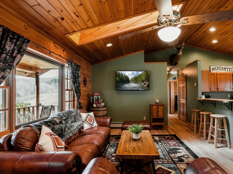 お洒落 メンズカーテン１０選！”男の一人暮らし”におすすめカーテンをタイプ別にご紹介 - ラグ・カーペット通販 びっくりカーペット