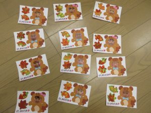 乳児クラス敬老の日のハガキ製作をしました✨ 子どもたちの気持ちがたくさん詰まっています☺️ おじいちゃん、おばあちゃん いつまでも元気でいてね😊すこやか認定こども園敬老の日乳児クラス0歳児1歳児2歳児