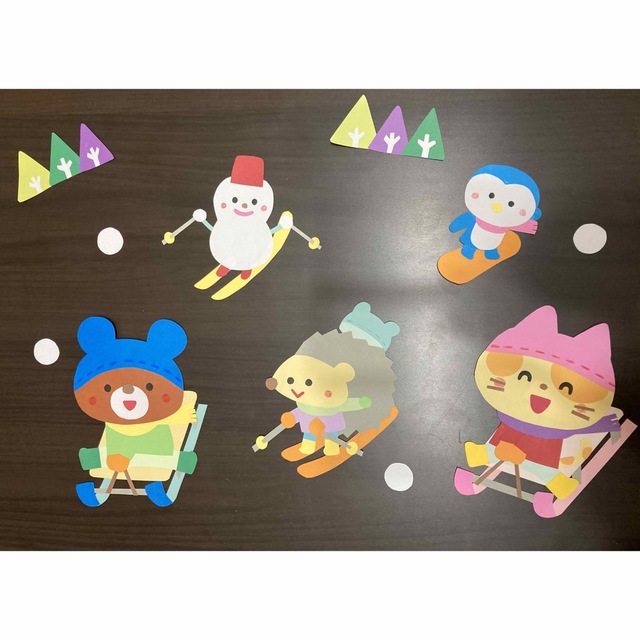作品紹介 ☆壁面飾り工房「かまくらで遊ぼう！」 冬 12月 1月 2月 幼稚園 保育園 学校 病院 施設 知育 壁面装飾 型紙 製作☆壁面 飾り工房ブログ