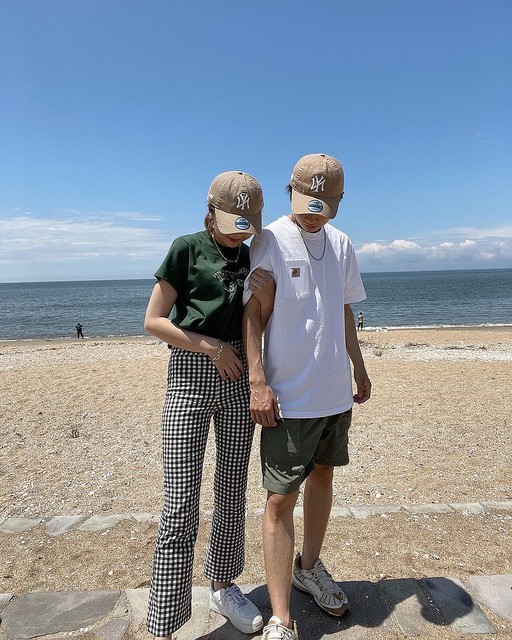 9 件の「エモいふたり。」のアイデアを今すぐ保存エモ、カップルの写真、オルチャンカップル など