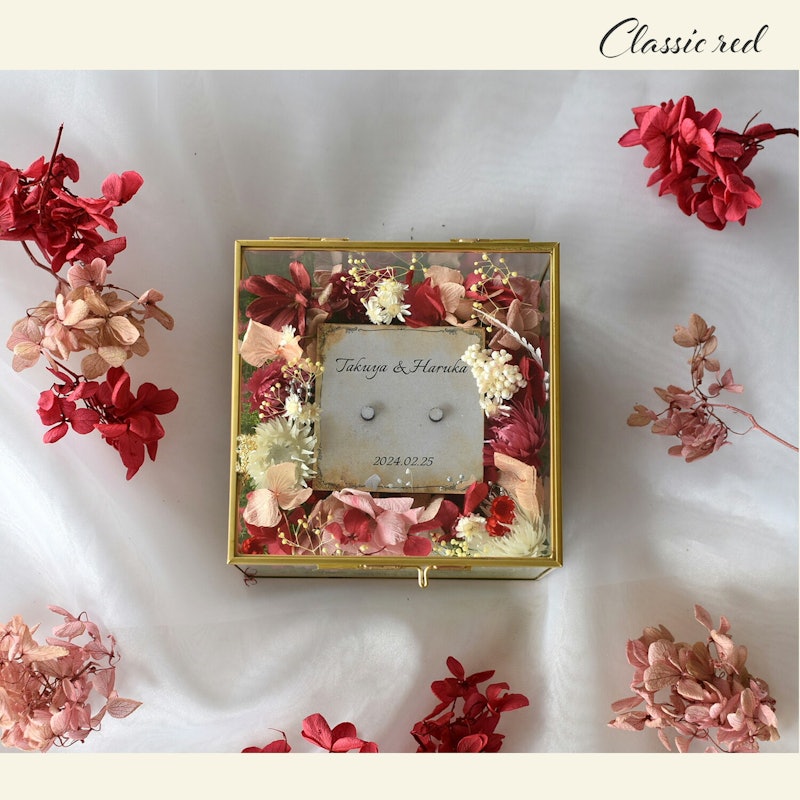 手作りウェディングアルバムを作成して、結婚式の思い出を贈ろう