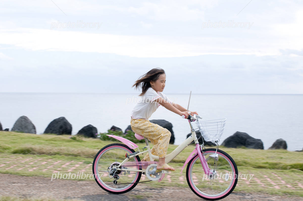 17,900点を超える自転車 子供のイラスト素材、ロイヤリティフリーのベクター素材グラフィックスとクリップアート - iStockバーベキュー,滑り台, 空