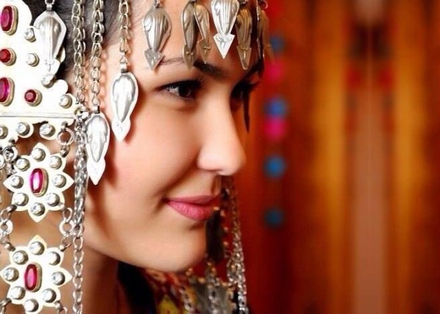 中東系の女性の名前120選 - アラビア語・ペルシャ語・トルコ語・ヘブライ語の美しい名づけリスト - Day and Time