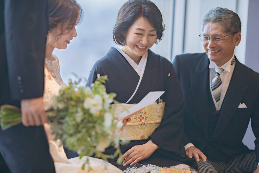 新郎の母親の一言に、周囲がドン引き。結婚式での思わぬハプニングbizSPA