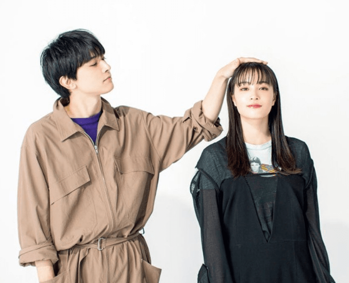 3,197 頭撫でる Stock Photos, High-Res Pictures, and Images - Getty Imagesハグカップル