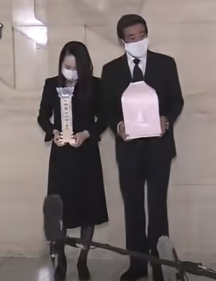 熟年夫婦のような雰囲気で神田正輝が竹下景子似マダムと「隠れ家デート」松田聖子ネタも解禁文春オンライン