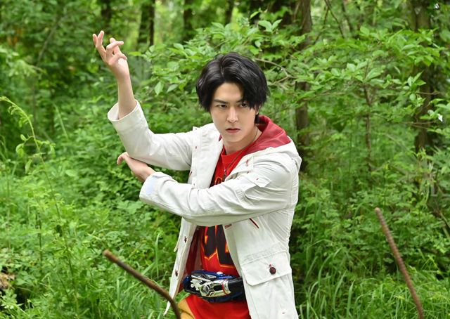 仮面ライダードライブ」稲葉友、藤田ニコルと結婚！2ショット公開シネマトゥデイ