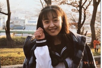 ひとりの人間としての酒井美紀。 42歳、まもなく43歳。 だから、もうそんなに力をいれることもない。笑ったり、泣いたり、怒ったり、悲しくなったり、また笑ったり。 そんな繰り返しで、ここまできた。 コンプレックスの塊で自信もなくて、ほんとうはとてもへなちょこ