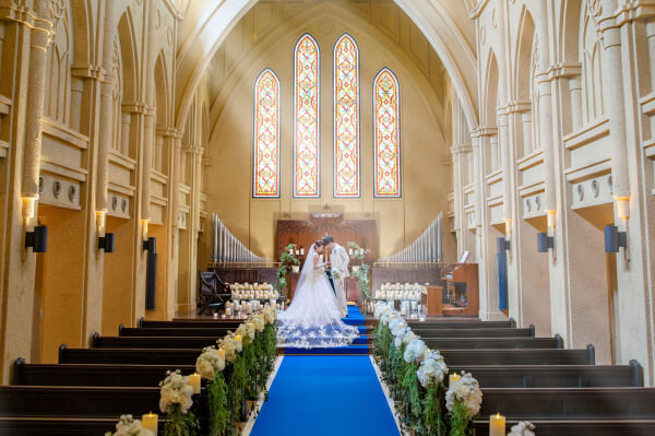 ウエディングロードを歩くということ - ローズガーデンクライスト教会 公式 北海道札幌の結婚式場