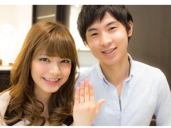 先輩カップルに聞きました。婚約指輪＆結婚指輪の予算はいくらぐらい？プロポーズコラム結婚指輪・婚約指輪マイナビウエディング