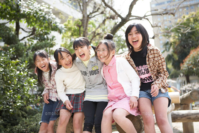 子どもの遊び場所「自宅」が9割以上、低学年は外遊び人気リセマム