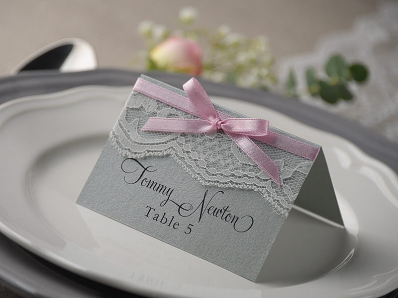 ベーシックな”紙の席札”が手作りで簡単に映えるテクニック８選ゼクシィ