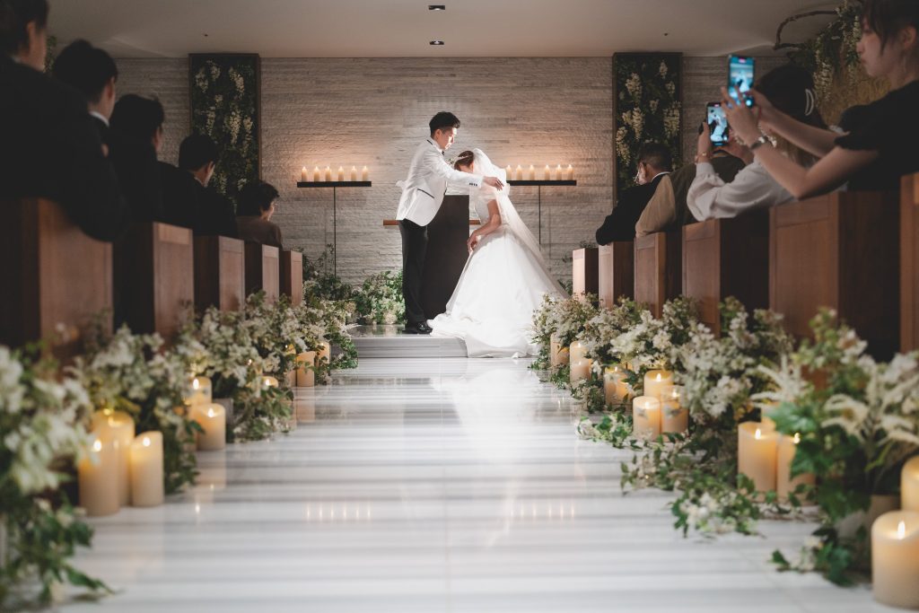 エスポワールのパーティー会場、バルコニーや中庭を使った特別な演出とは？公式 成田・富里で一軒家貸切の結婚式ならエスポワール