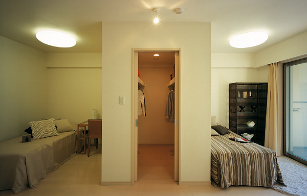 夫婦の寝室をおしゃれにレイアウトするには？ベッドの置き方やおすすめ17選を紹介 – RASIK ラシク 家具・インテリア専門店