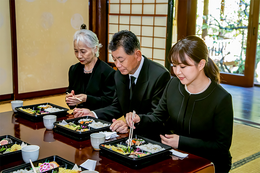 失敗しない法事の服装選び！基本マナーとポイントを徹底解説終活相続ナビ