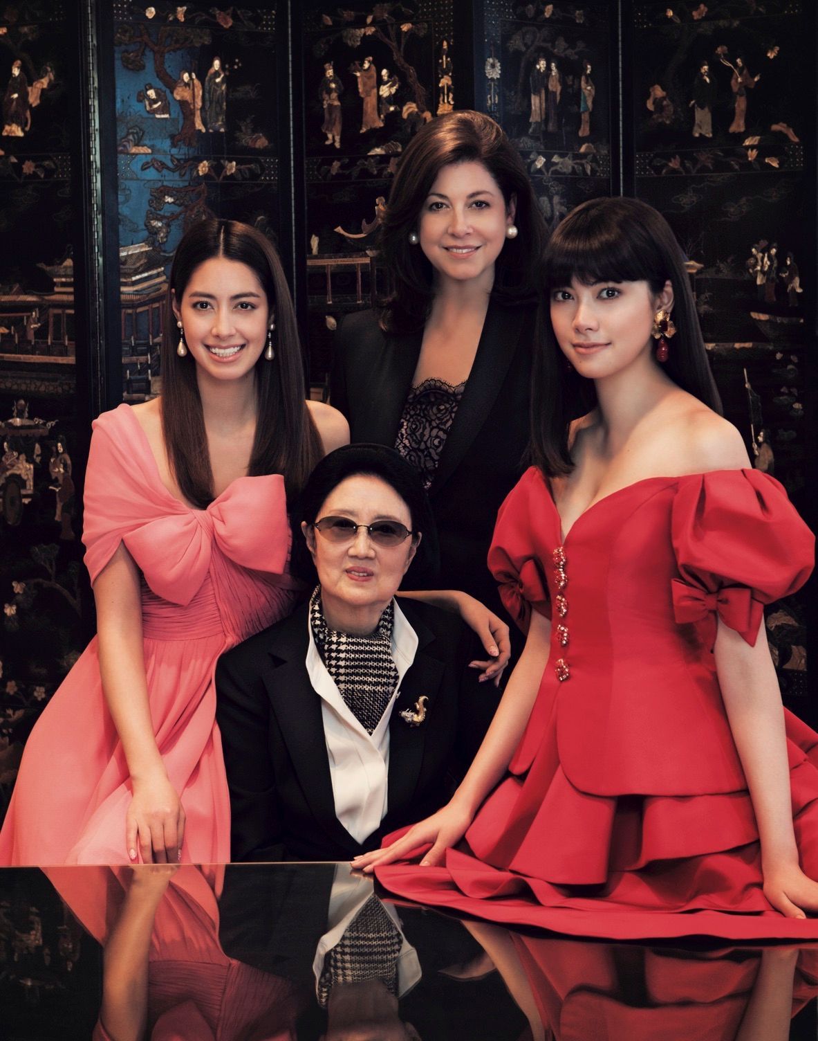 ママ森の育ってきた景色は、蝶々が品よく舞っていて、大好きだったユリの花が可憐に強く咲いていました。家族を束ねてくれた深い愛情と、仕事に対する強い信念を忘れません。いつの時も、共に歩み、サポートしてくださった、祖母の周りの方達に感謝の気持ちでいっぱい