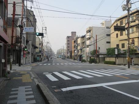 観光客ほぼゼロ！日曜朝から東山界隈の寺社巡り（安井金毘羅宮、八坂神社、知恩院、青蓮院門跡、日向大神宮）』東山・祇園・北白川(京都)の旅行記・ブログ  by