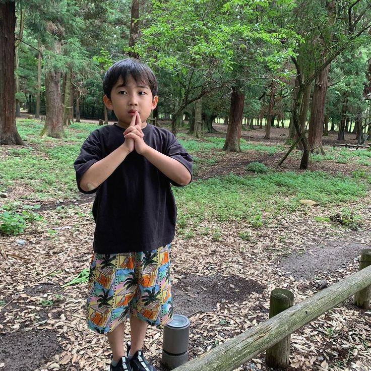 男三兄弟ホントにやばい。 体力無限♾️長男は中2だからもう自立してるけど下2人♾️ 24kg✖️2を毎日抱えて２階まで上がって男の遊びをして私が1番男らしくなってると思う🦸‍♂️