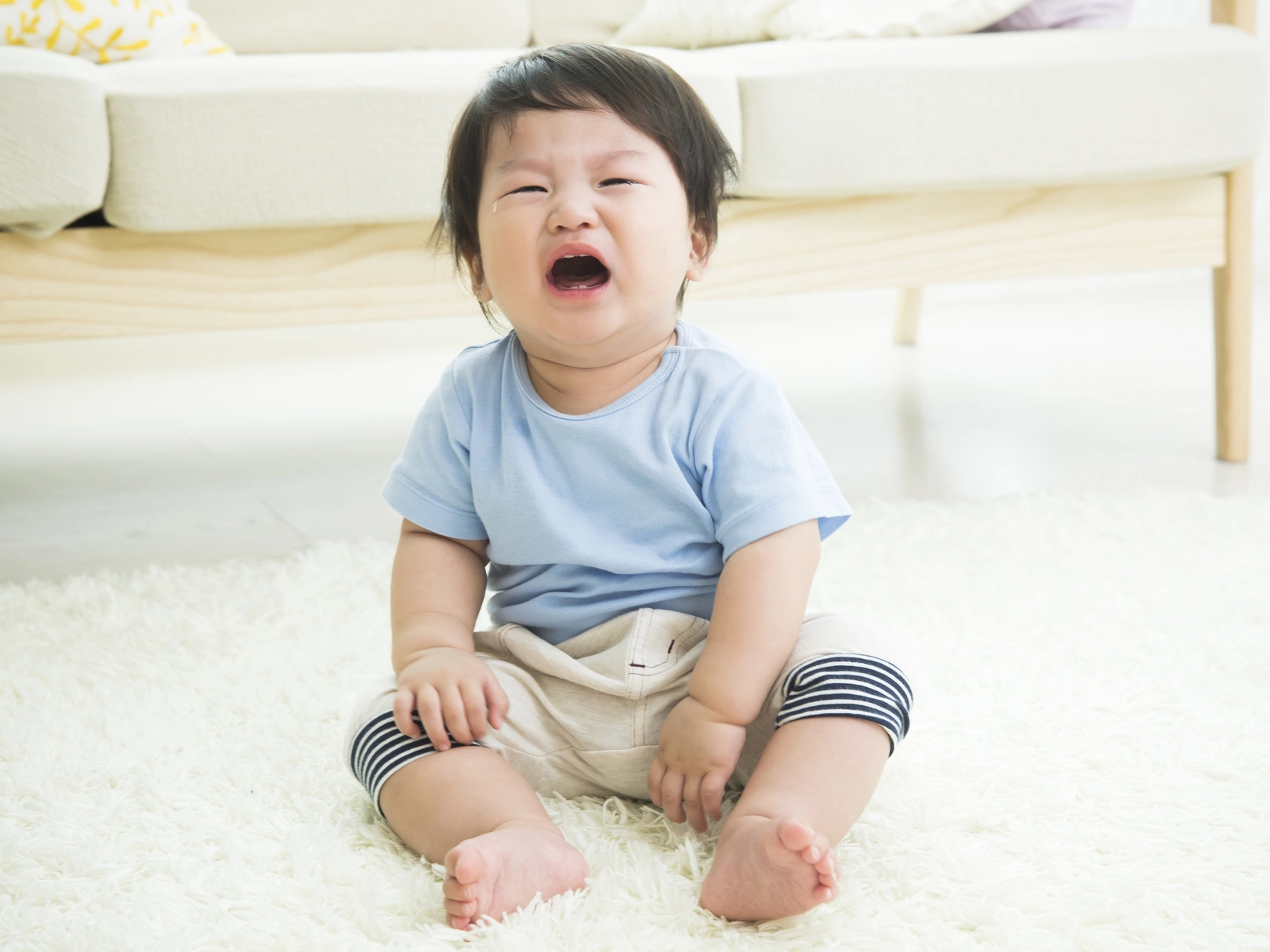 ニヤニヤしながらいたずらをするこれは注意獲得行動しあわせお母さんプロジェクト