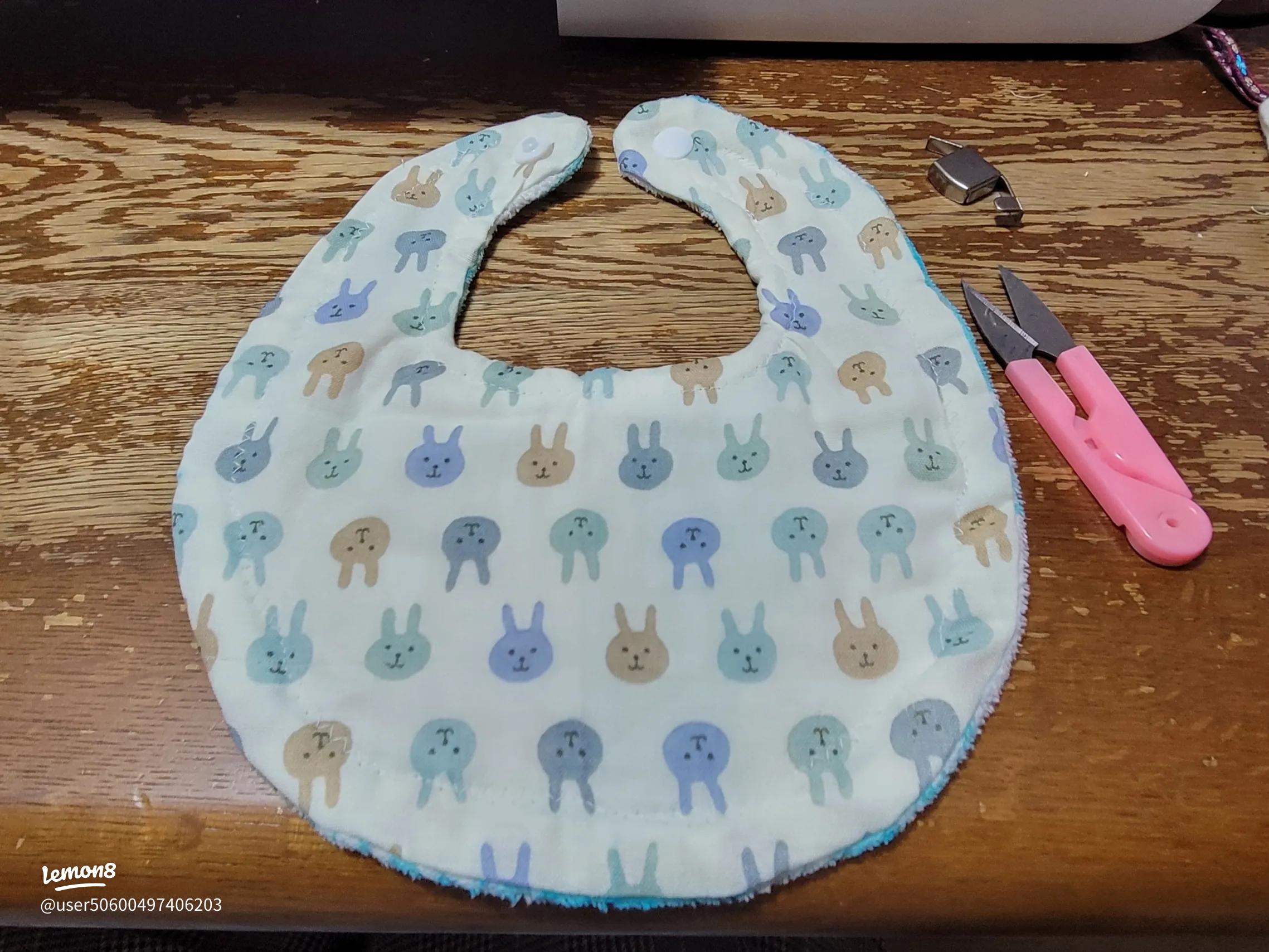 タオルエプロンの作り方１００均のタオルでエプロンを作る方法子供のエプロン入園準備タオルDIYセリアのタオルでエプロン