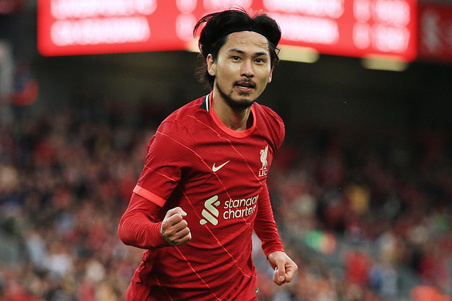 年俸30億円グリリッシュ、格安パブで10万円分の酒を驕る 謎の金髪美女との不倫報道で新妻は自宅に籠る！？ Qoly サッカーニュース