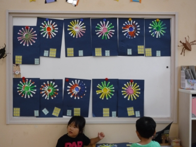 保育園 8月製作「花火」アイデア5種！ストロー・トイレットペーパーの芯・折り紙・丸シール・指絵の具で打ち上げよう保育士のお仕事静岡
