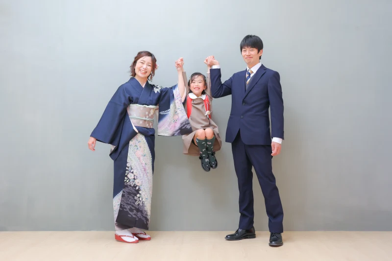 753 anniversary photo ご家族撮影承れますのでぜひ皆様で七五三にご参加ください♩七五三前撮り貸切スタジオ自然光子供のいる暮らしキッズ写真スタジオハウススタジオカジュアルフォト3歳5歳7歳おでかけレンタル神社入学七五三