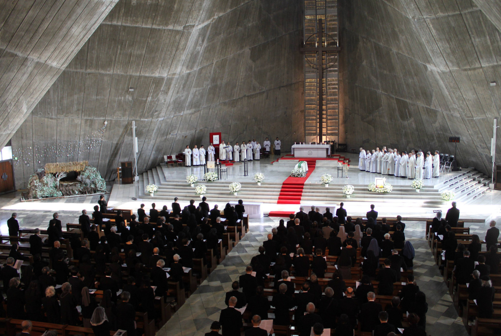 素敵な先輩花嫁が選んだ、チュール素材なのに甘すぎないウェディングドレス＠東京カテドラル聖マリア大聖堂チュノアウエディング 公式 _こだわりのサイズオーダー専門店