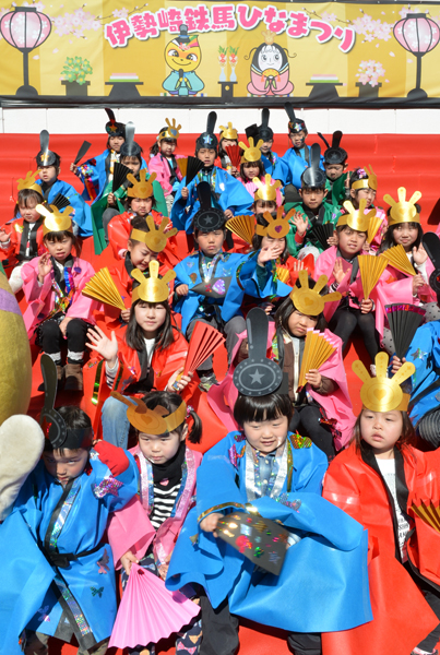 カラーポリ袋で簡単ひな祭りの衣装づくり！: みさき先生のスマイルサイエンスBLOG