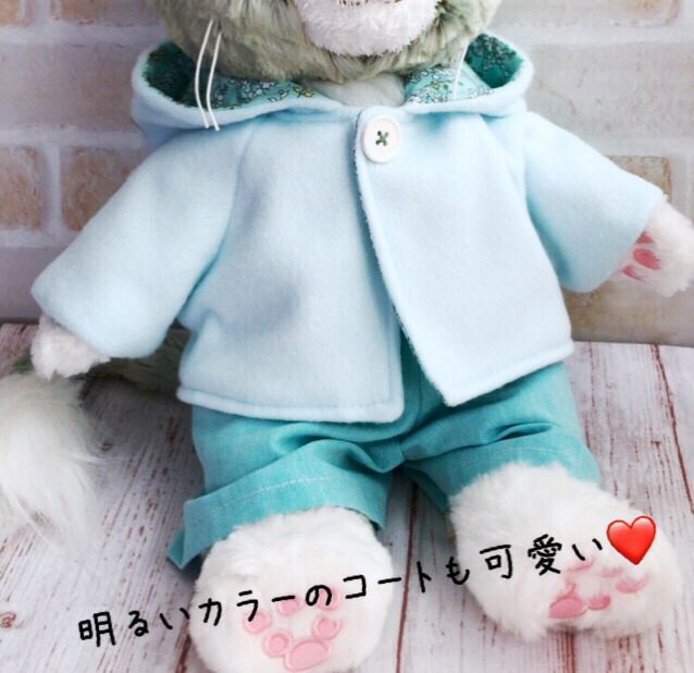 ♡ お洋服作り👗 ずっと前から作りたいなぁと 思っていたミッフィーのお洋服🐰 コーディロイの10cmです𓂃𓈒𓏸︎︎︎︎ない知識をしぼって、長さを測って 型紙から作りました。 初代は着れず、2代目はサイズが 微妙、3代目 この写真 でようやく マシになりました😅縫い目