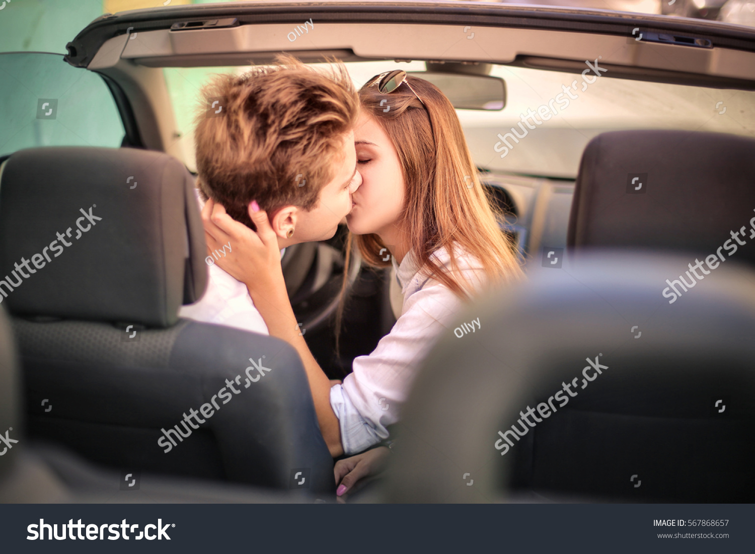 Amazon車用内装 車内ペンダント装飾かわいいキスカップルスイングアクションフィギュアぶら下げガジェット自動バックミラー女性の装飾品インテリア 車用 色:Moon Boyルームミラー用デコレーション車＆バイク