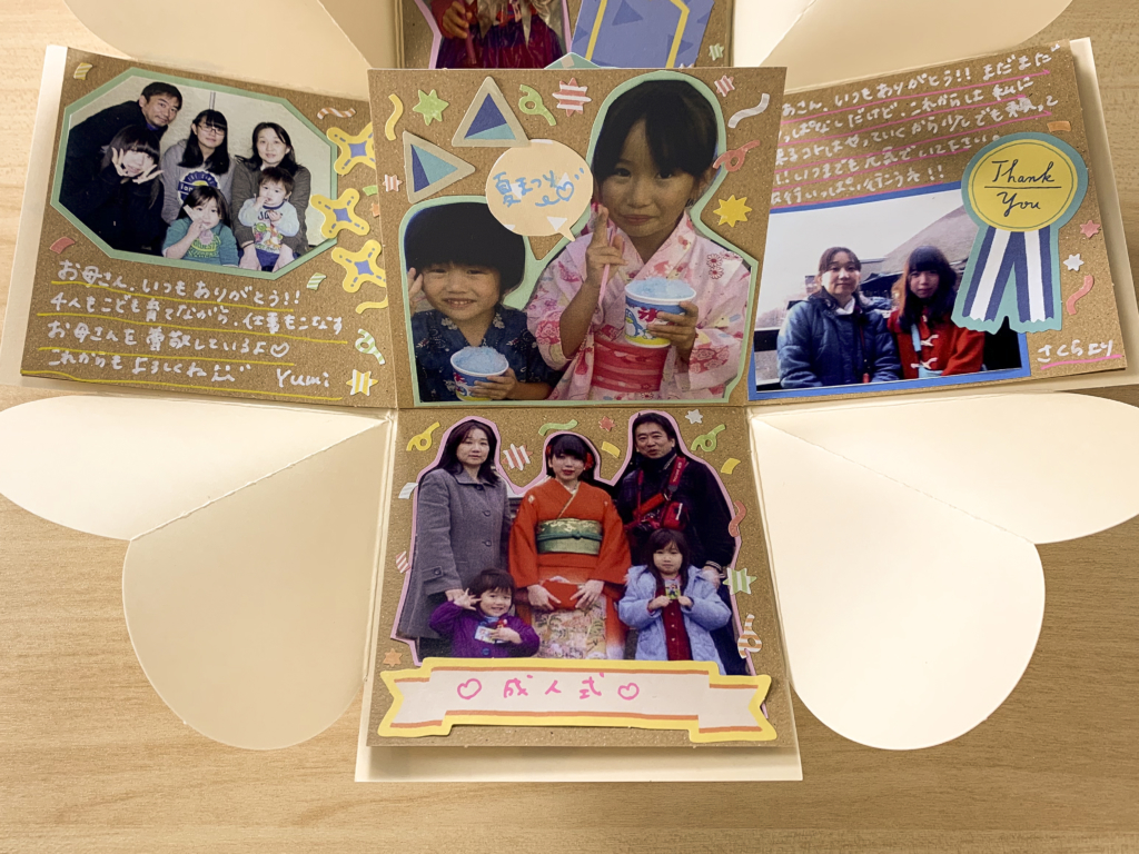 100均DIY 折り紙で作れる母の日プレゼント♪仕掛けつきの手作りアルバム・カーネーションの作り方こうじょうちょー