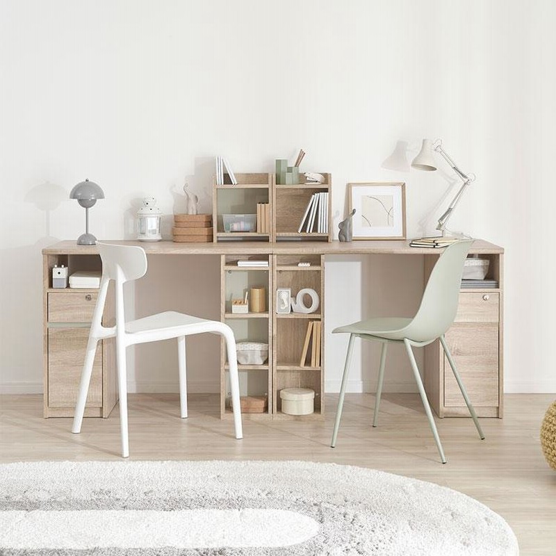 ふたり並んで、心地よく学べるツインデスク。 幅180cmの広々サイズで、兄弟姉妹や親子での使用にもぴったり。------------------------------------ 気になる商品は @isseiki_furnitureのURLもしくは画像タグより ご覧いただけます