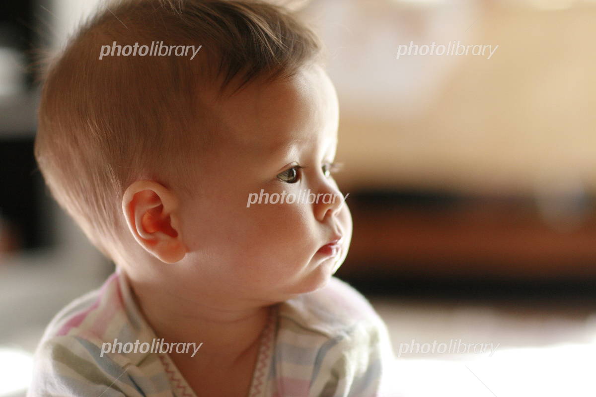 Eライン皆無の赤ちゃんの横顔がたまらん。 10ヶ月ベビ