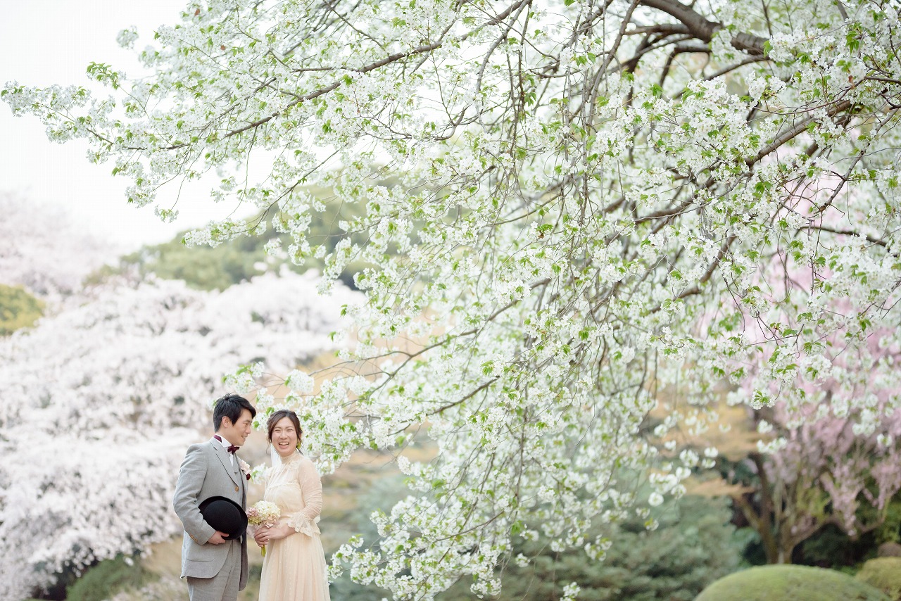 満開の桜を背景にフォトウエディング -公式 アンジェブリッサつくばのチャペル併設フォトウェディング＆少人数挙式