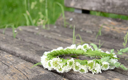 花かんむりの作り方。 : 花屋「ニコグサ」やってます